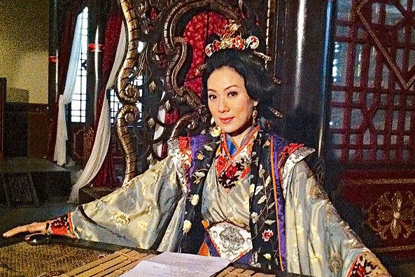 3个皇后，横跨历史300年！看看这个家族对历史的贡献！