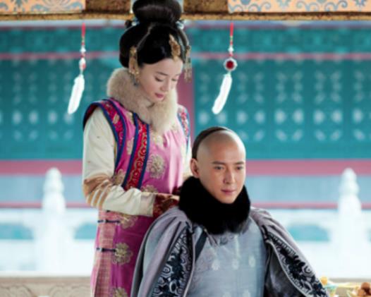 多尔衮权力大过皇上，他为什么没造反还协助顺治？