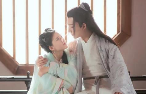 《天雷一部之春花秋月》春花什么时候喜欢上秋月？他们最后在一起了吗？