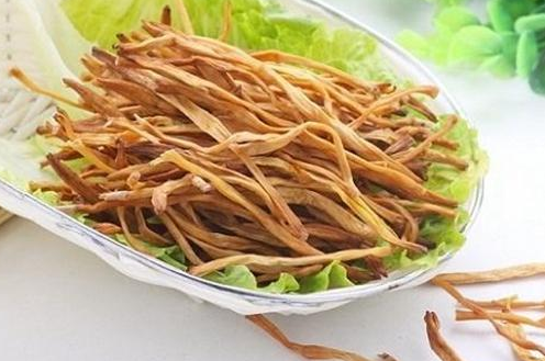 为什么对迟到的人我们要说“等得黄花菜都凉了”？这句话是怎么来的？