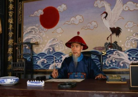 清朝官员为何在夏天穿皮袄围火炉 他怎么做的原因是什么