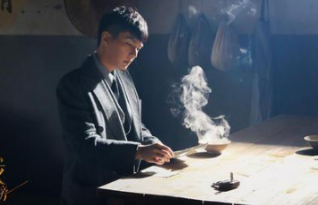 《请赐我一双翅膀》破45亿，张予曦哭戏惹人心疼