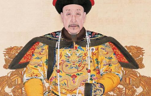 乾隆的几万首诗都是自己写的吗？会不会有人代笔？