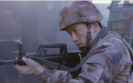 《陆战之王》张能量成坦克修理，网友：兵王的开始