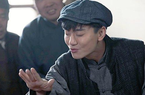 《老酒馆》金小手是什么来历？金小手怎么死的？