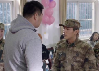 《陆战之王》黄晓萌被同学追求，张能量霸气放狠话