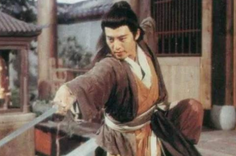 林平之为什么恨上令狐冲，林平之和令狐冲有什么过节？