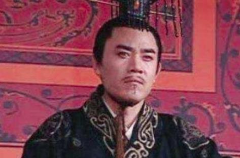 4岁孩童两次逃过皇帝追杀，长大后成为皇帝