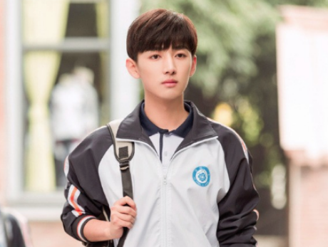 《满满喜欢你》左岸和展越之间是什么关系？