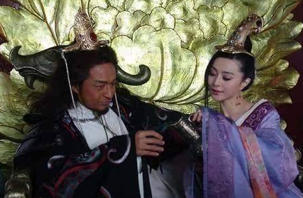 苏妲己美到什么程度?刽子手提不起刀,姜子牙想一损招才狠下心!