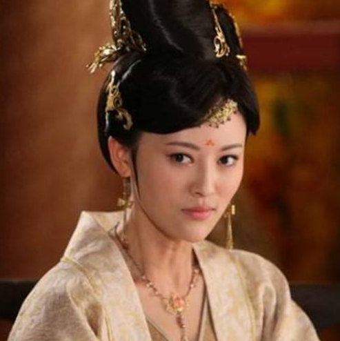 她是心肠歹毒的唐朝第一美人,不但称哥哥为奴才,还毒害亲生父亲?
