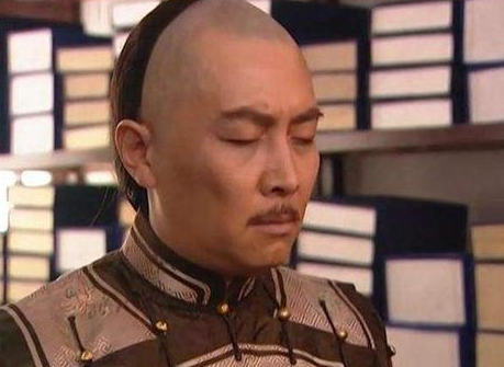允禩作为雍正的死对头 为什么乾隆会违逆父亲给他翻案呢
