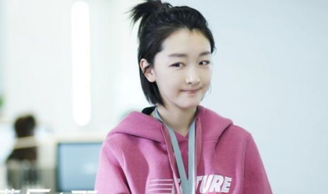 《幕后之王》有多少烧脑？周冬雨罗晋上演最美身高差
