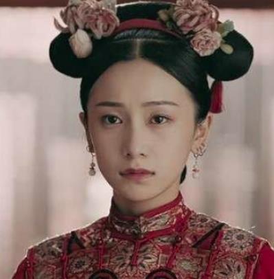 郑阿春本是寡妇再嫁成夫人，死后被追封太后