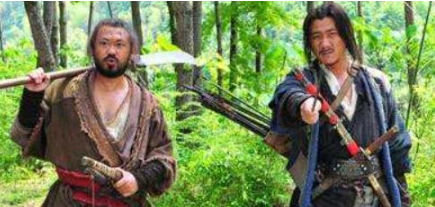 皇帝指着黄瓜问大臣：这是啥？机制的因为16个字保命