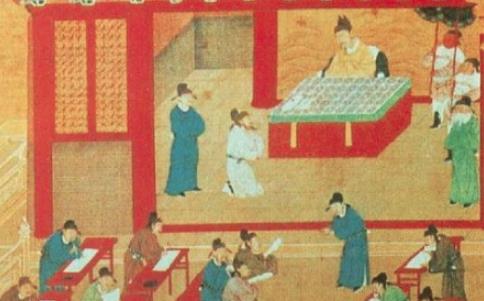 户部尚书和太子太师都是从一品，哪个的地位更高？