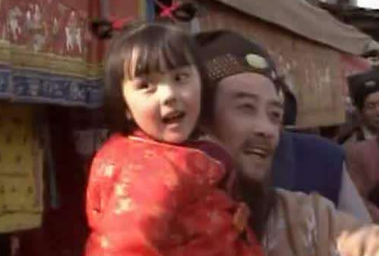 小姐甄英莲为什么最后会变成婢女香菱？她经历了什么？