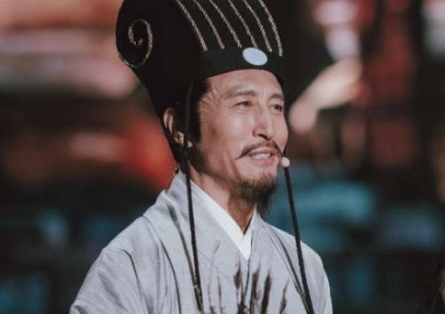 诸葛亮为什么会选刘备？是因为三顾茅庐吗？