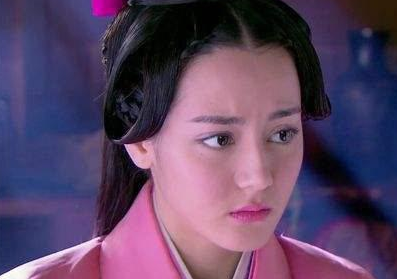 路惠男是失宠妃子，儿孙不争气，但她靠养子享福到老