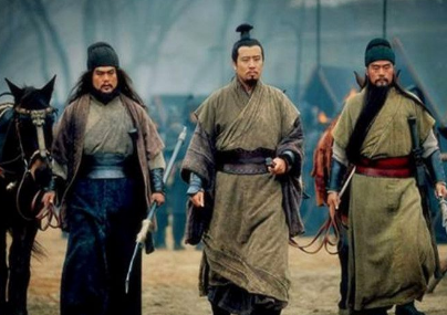 刘备最初的官和刘邦最初的官相比 谁的官职更大一些呢