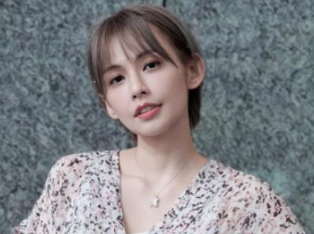 《我们不能是朋友》韩可菲是谁演的？扮演者个人资料介绍
