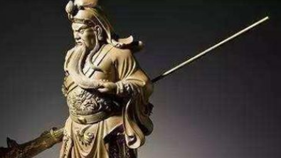 关羽的雕像为什么闭着眼？关羽闭眼有什么故事？