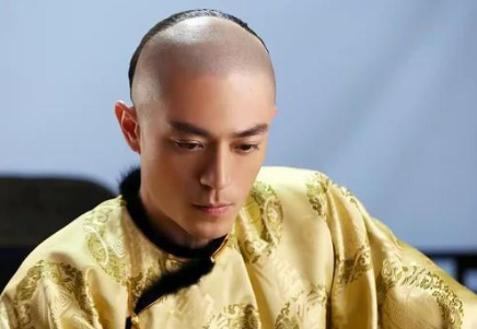 乾隆选择顒琰真的是因为令妃吗？顒琰为什么成了唯一的选择？