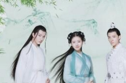 《天雷一部之春花秋月》上官秋月真的喜欢春花吗 是从什么时候开始的