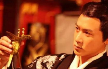 刘胥为什么没有成为皇位的接班人？原因是什么