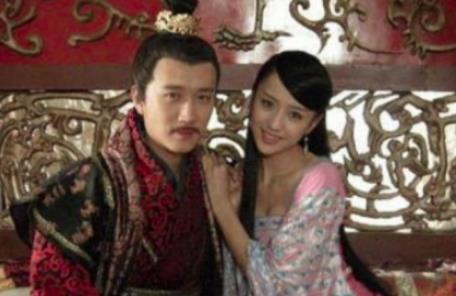 姐妹俩同嫁给皇帝，妹妹宠冠六宫，姐姐成皇后