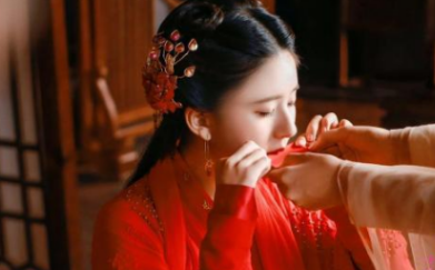 《天雷一部》春花红衣绝美哭戏表演细腻