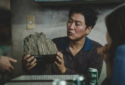 韩国电影寄生虫字幕维权是怎么回事？《寄生虫》剧情内容是什么？