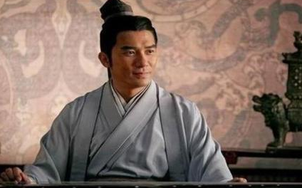 赤壁之战的功臣是谁 是周瑜还是孔明