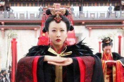 芈居跟孟赢之间是什么关系？本是儿子的老婆，结果被偷梁换柱据为己有