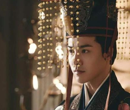 汉献帝得知刘备称帝之后 为什么还不怒反笑呢