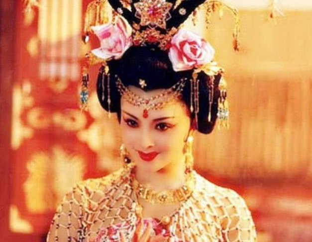 安禄山和杨贵妃,当时传出很多风言风语,为什么唐玄宗不在乎?