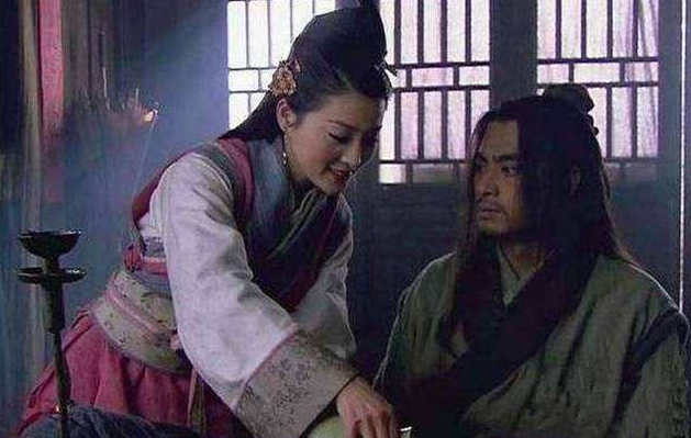 俗语&ldquo;英雄难过美人关&rdquo;,后半句是什么?多数女人的通病!