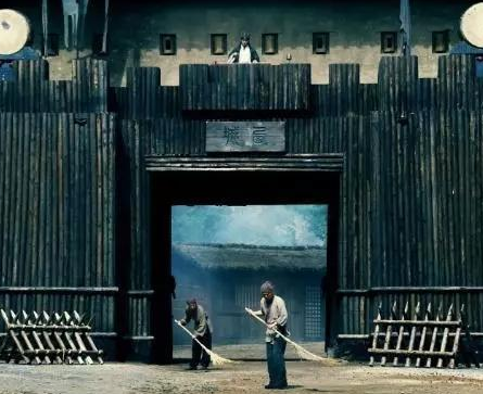 揭秘空城计的最大疑点 司马懿是因为两个书童而退兵的吗