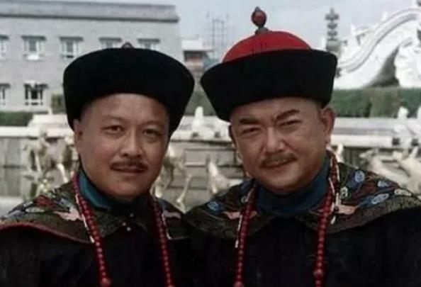 和珅的靠山不只有乾隆，他背后还有谁？