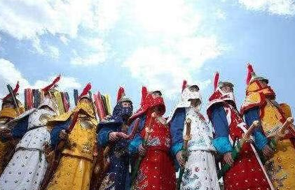 溥仪退位时还有十万的八旗兵 为什么他会乖乖的退位呢