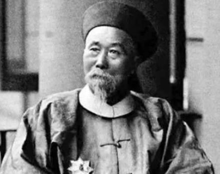 此人是清末权臣，比和珅聪明留丰富资产给后代