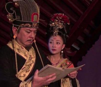 李白给杨贵妃写诗，他的大好前途怎么葬送的？