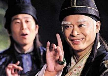 古代太监被阉割之后 他们是怎么上厕所的