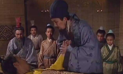 刘备白帝托孤,为何将兵权交给李严？