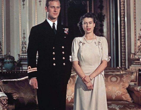 英国女王及王室享有哪些特权?不会被起诉出国无需护照