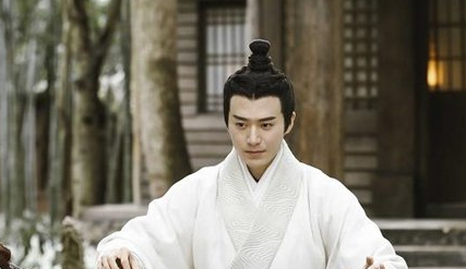 《皓镧传》杀死异人父亲的幕后凶手是谁？