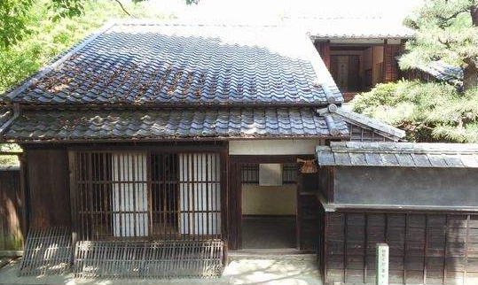 本居宣长有着哪些国学理论？对日本有着怎样的影响