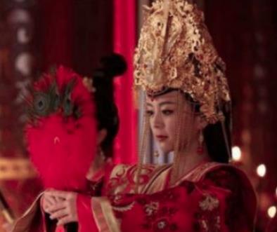 她从皇后变成公主，夫妻关系一直不好