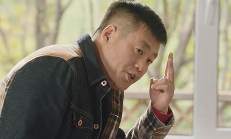 《乡村爱情11》宋晓峰为什么会没钱给工人发工资？人设崩塌 