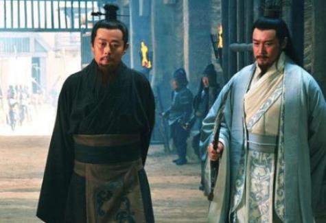 秦国只是一个附庸国，它后来是怎么和诸侯群雄并立的？